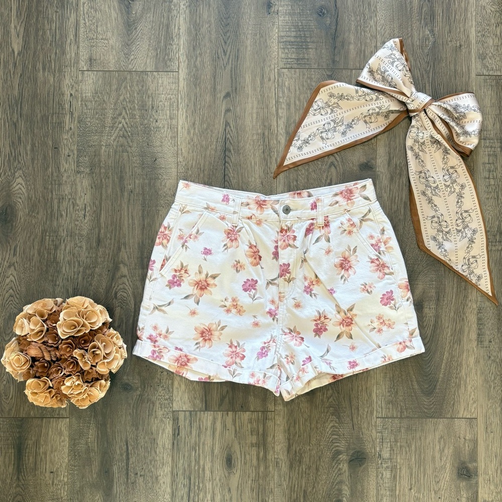 American Eagle Floral Curvy High Waisted Rolled Hem Cotton Mom Shorts EUC Sz 6